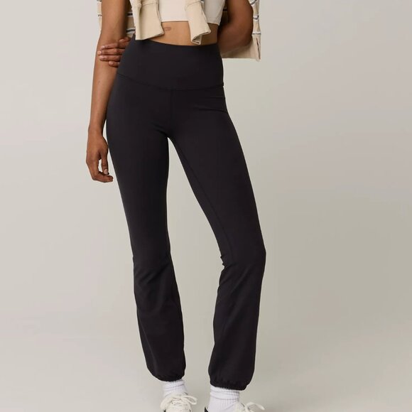 Aerie OFFLINE 'The Hugger '  Cinched Pant - Picture 1 of 16